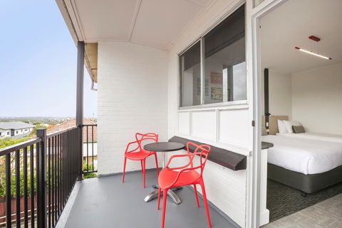 Nightcap At Camp Hill Hotel - eAccommodation 2