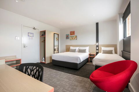 Nightcap At Camp Hill Hotel - eAccommodation 0