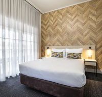 Nightcap at Sylvania Hotel - eAccommodation