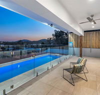 Panoramic Views Villa Birdwood Terrace 4 Bedroms - Toowong - eAccommodation