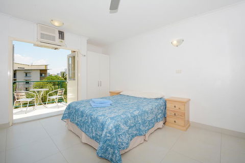 Peninsular Apartments - eAccommodation 2
