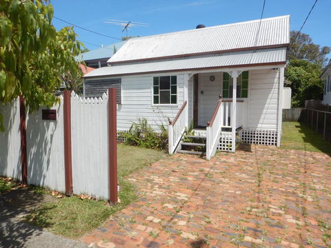 Pine Cottage - eAccommodation 2