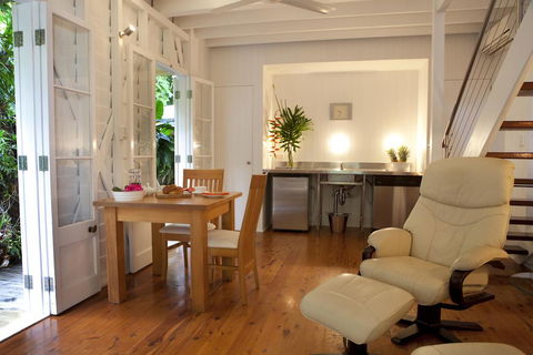 Port Douglas Cottage & Lodge - eAccommodation 3