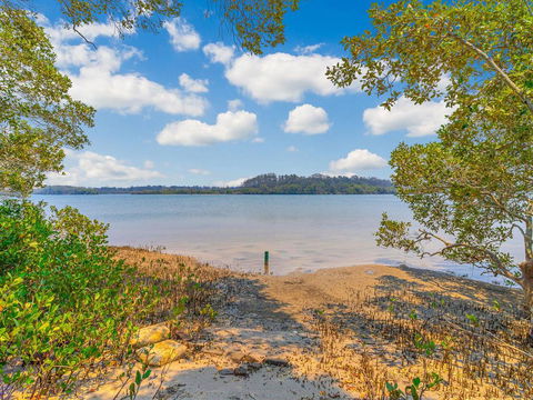 Ralph's Cottage Orion Drive Yamba - Pet Friendly Photos Available Shortly Free Wi-Fi - eAccommodation 3