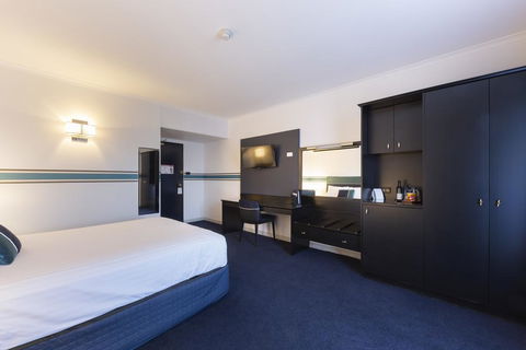 Ramada Diplomat Canberra - eAccommodation 2