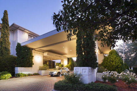 Ramada Diplomat Canberra - eAccommodation 0