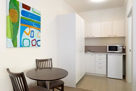 Redcliffe Motor Inn - eAccommodation 3