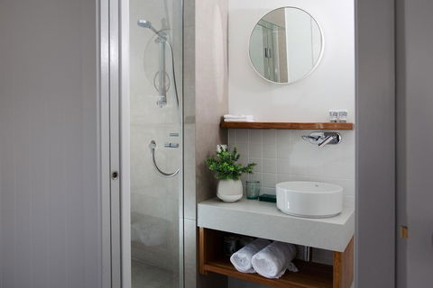 Reflections Holiday Parks Shaws Bay - eAccommodation 2