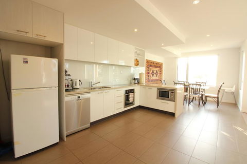 Rejuvenate San Remo - WiFi, Linen, Beach 200m, Family Friendly - eAccommodation 3