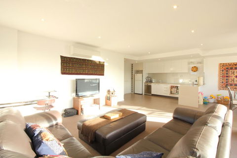 Rejuvenate San Remo - WiFi, Linen, Beach 200m, Family Friendly - eAccommodation 0