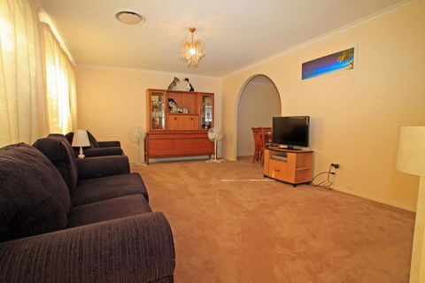 Relax And Enjoy The River - eAccommodation 3