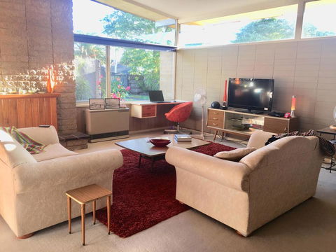 Relax At Tranquil Rye Short Walk To Beach & Shops - eAccommodation 0