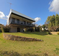 Relax where the river meets the ocean - eAccommodation