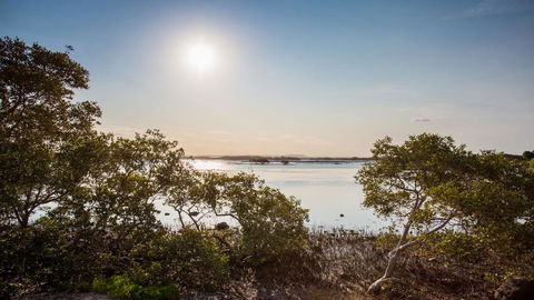 Renas Court Unit 1 - Little Street Lakefront! - eAccommodation 2