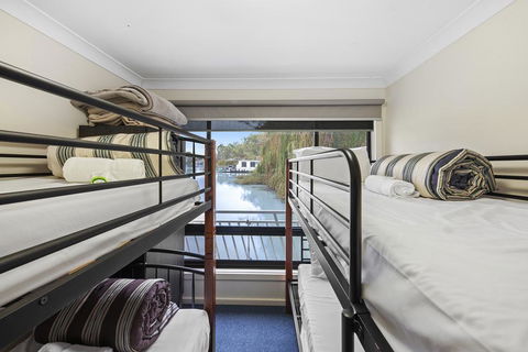 Renmark River Villas And Boats & Bedzzz - eAccommodation 3