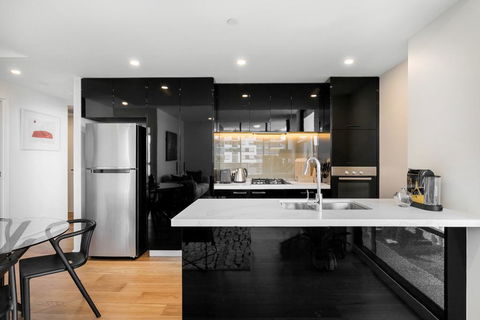 Resort-style Apartment With Balcony, Pool And Gym - eAccommodation 3