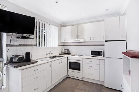 Resthaven Only Meters To Sunset Beach! - eAccommodation 2