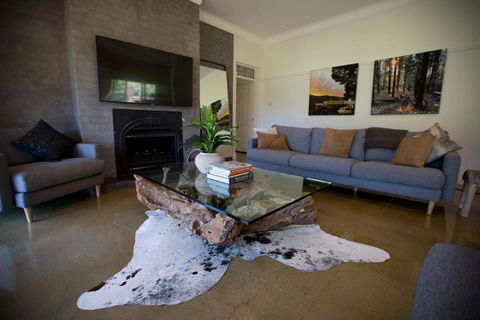 Ridge Line Riders Luxury Retreat - eAccommodation 2