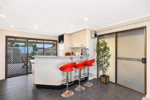 Right On The Beach @ Moana - eAccommodation 3