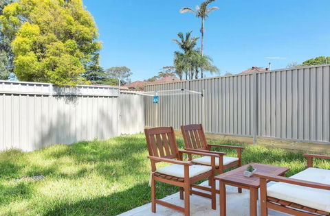 Riverwood Bright 3 Bedroom House With Parking - eAccommodation 0