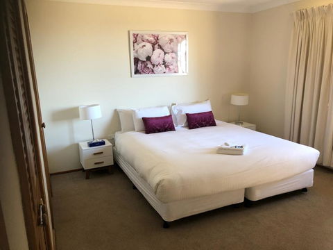 Robin Hill Views - eAccommodation 0