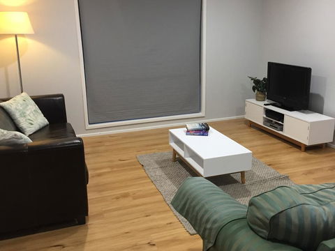 Rosebud Holiday Retreat - 700m To The Beach - eAccommodation 0