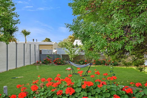 Rosie's - eAccommodation 0