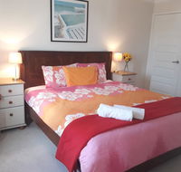 Rossmoyne 2 BEDROOM HOUSE SELF CHECK IN Walk to River Shops Bus Trains Cls to Airport City Beaches - eAccommodation