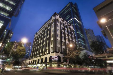 Royal Albert Hotel - eAccommodation 0
