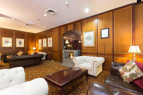 Royal On The Park - eAccommodation 2