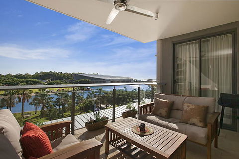 Saltwater Suites - 1,2 & 3 Bed Waterfront Apartments - eAccommodation 2