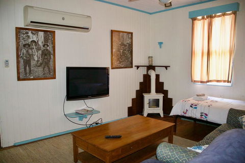 Samford Cottage - eAccommodation 2