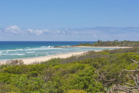 Sandpiper Beach Front House - eAccommodation 2