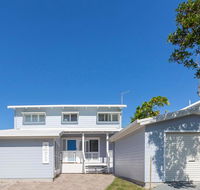 Sandpiper Beach Front House - eAccommodation