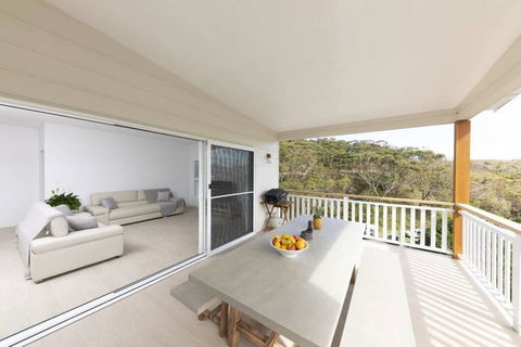 Seal Rocks Beach House ....Sugarloaf - eAccommodation 0