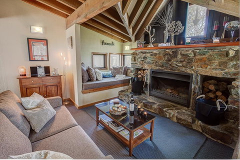 Sharpys Chalet - eAccommodation 1