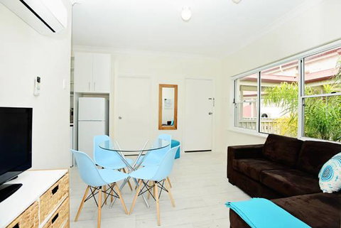 Smugglers Resort-Style Apartments No 9 - eAccommodation 3