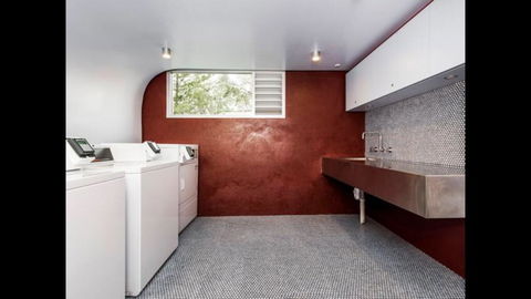 Soho Chic Apartment - eAccommodation 1