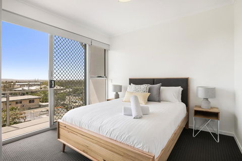 Spacious Apartment With Generous Entertaining - eAccommodation 2