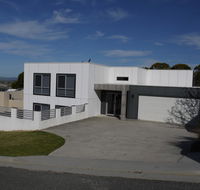 Spectacular Holiday Living - eAccommodation