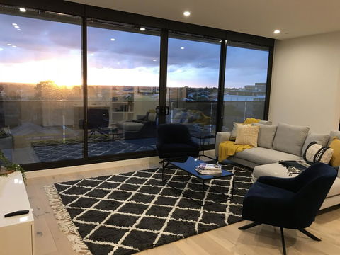 StayCentral Essendon Escape Sub-penthouse - eAccommodation 2