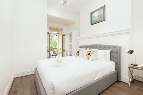 STUNNING SYDNEY HOME 5 - eAccommodation 2