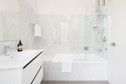 STUNNING SYDNEY HOME 6 - eAccommodation 2
