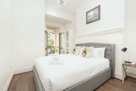 STUNNING SYDNEY HOME 7 - eAccommodation 2
