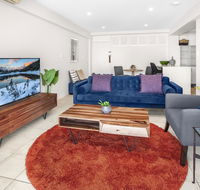 Stylish 2-Bed Apartment with Sweeping River Views - eAccommodation