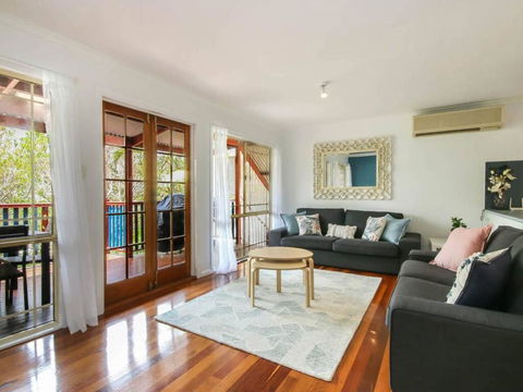 Stylish 3 Bedroom Family Home In Leafy Paddington - eAccommodation 3