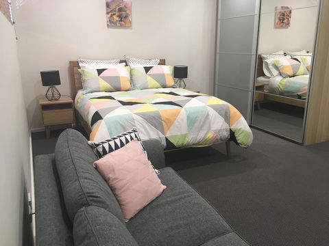 Stylish North Perth On Cafe Strip - eAccommodation 2