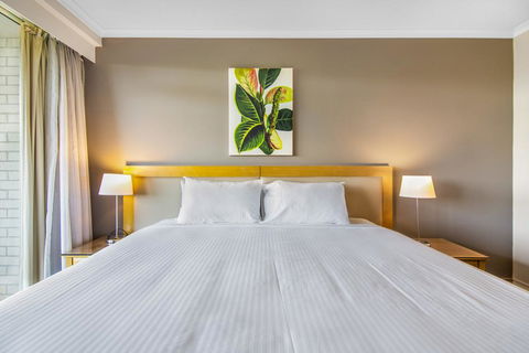 Super Convenient Apartment With Garden Views - eAccommodation 1