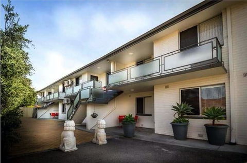 Superb 2 BR Apartment Minutes To CBD- Cen7 - eAccommodation 2