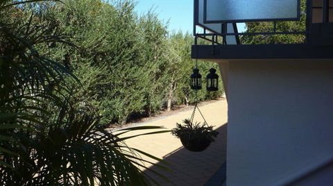 Superb 2 BR Apartment Minutes To CBD- Cen7 - eAccommodation 1